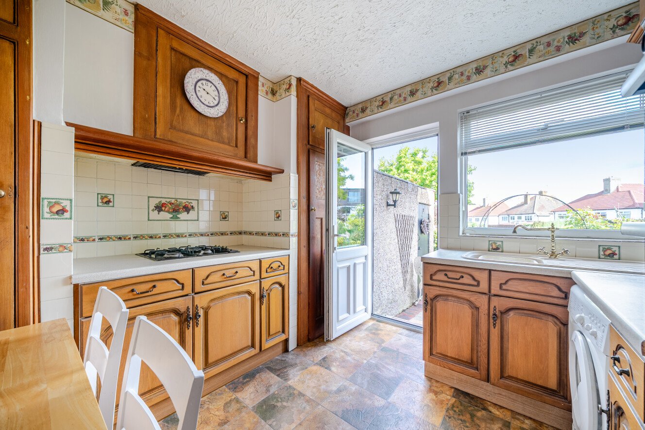 Burwood Avenue, Hayes, BR2