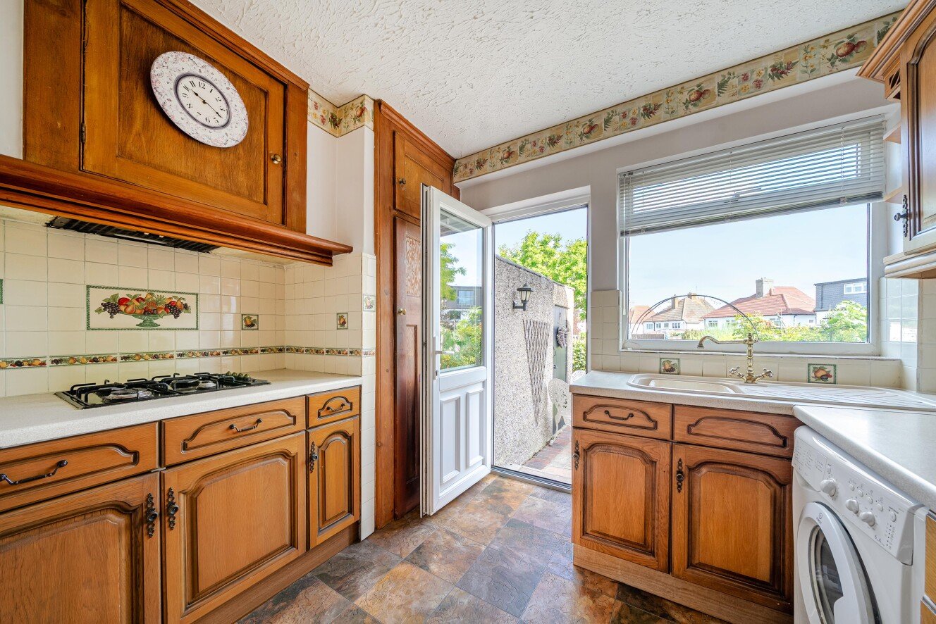 Burwood Avenue, Hayes, BR2