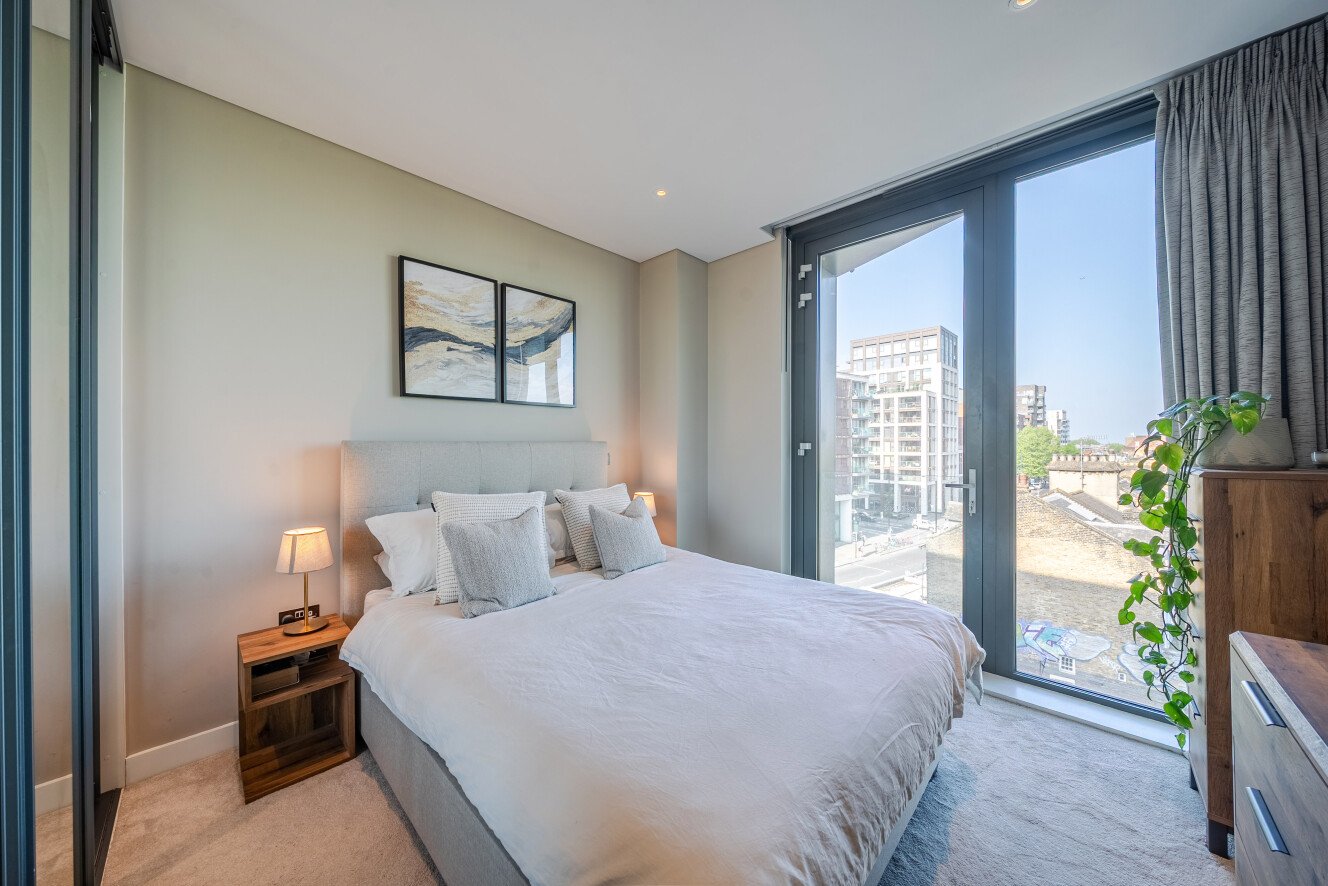 Plaza Gardens, Putney, London, SW15