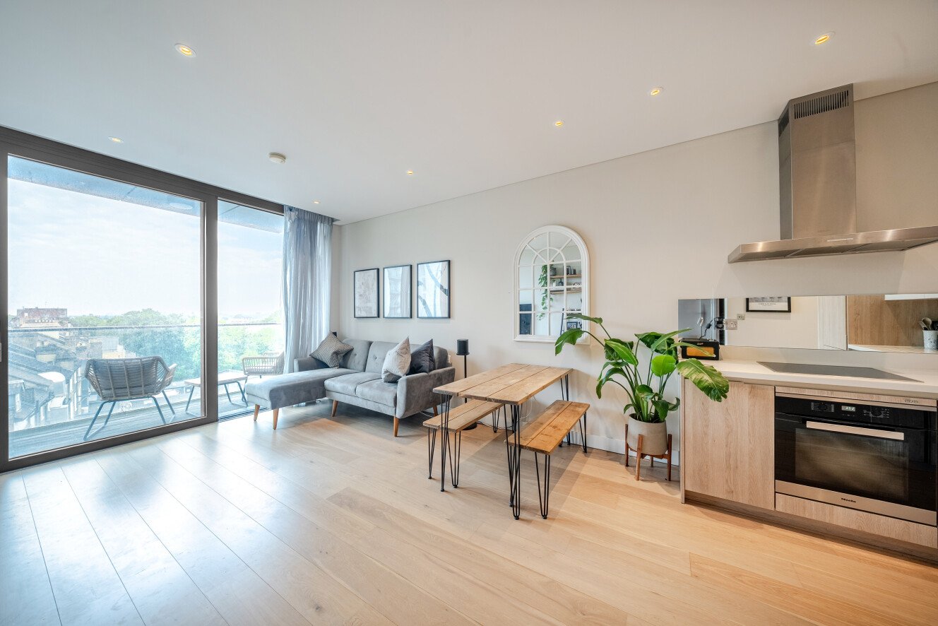 Plaza Gardens, Putney, London, SW15