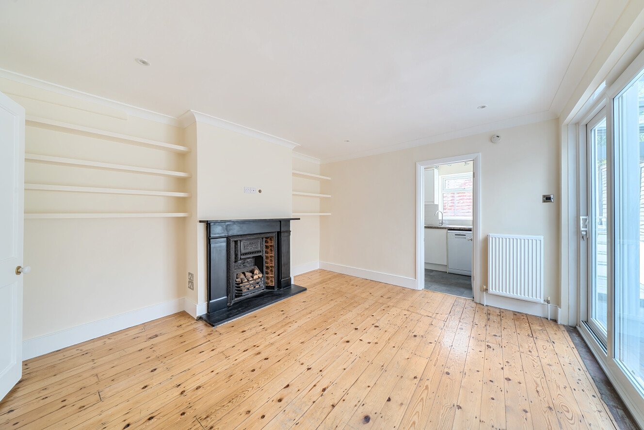 Merton Road, London, SW18