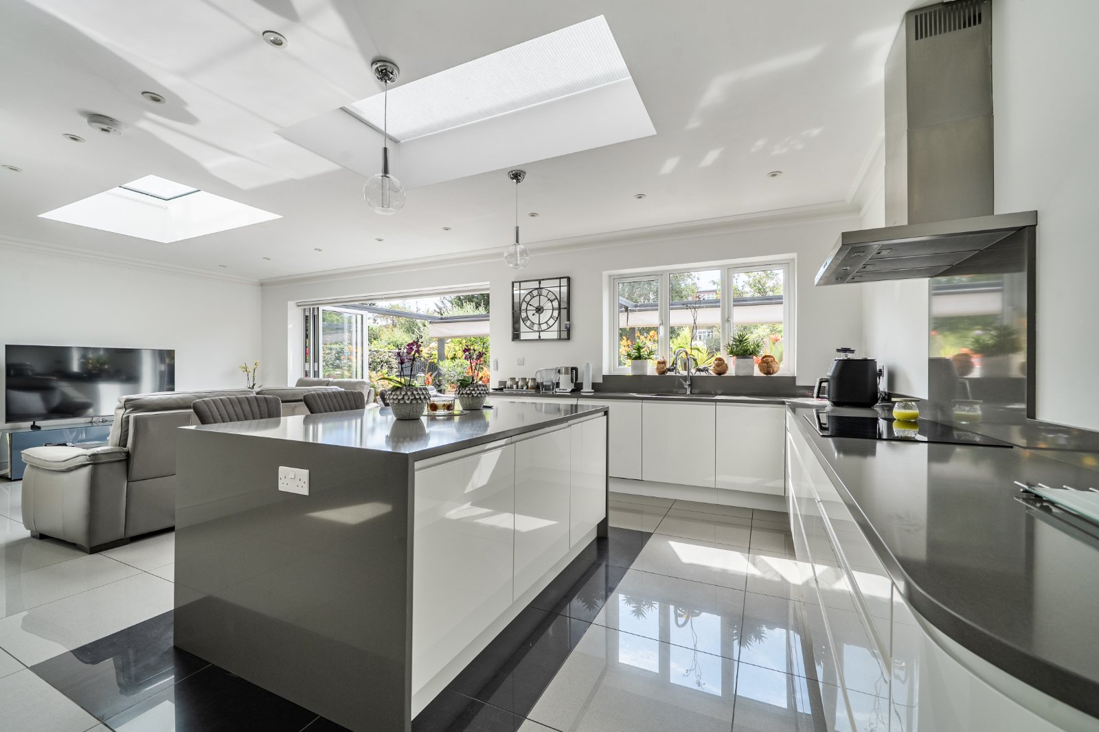 Winchmore Hill Road, London, N14 - Kinleigh Folkard & Hayward