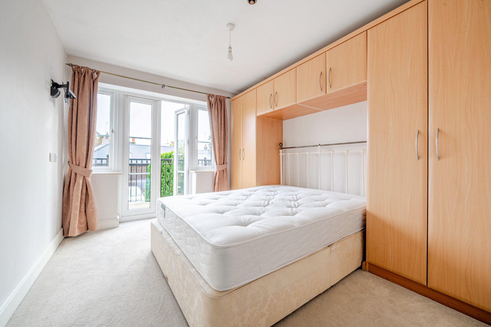 High Street, London, N14