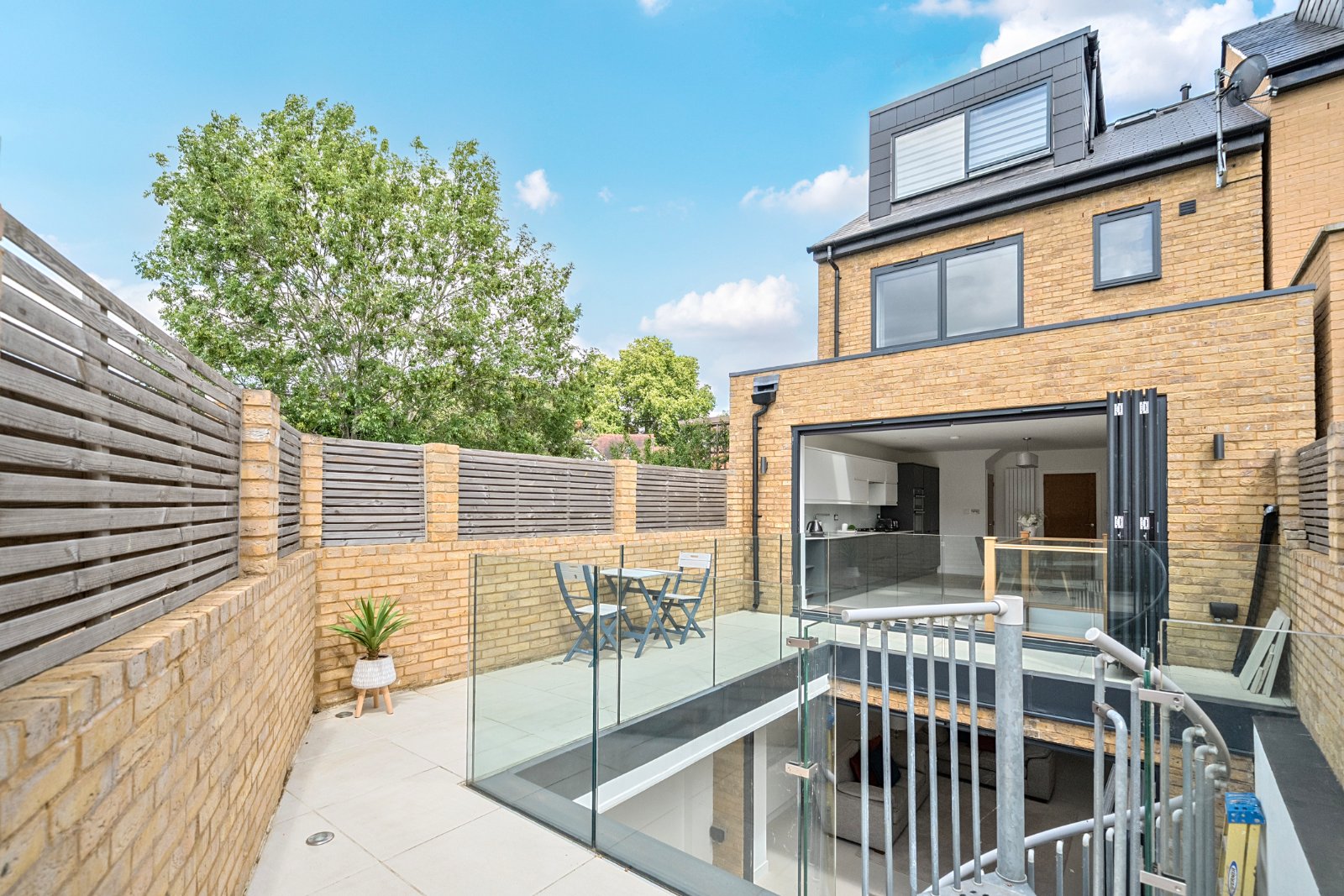 Hill House Road, London, SW16