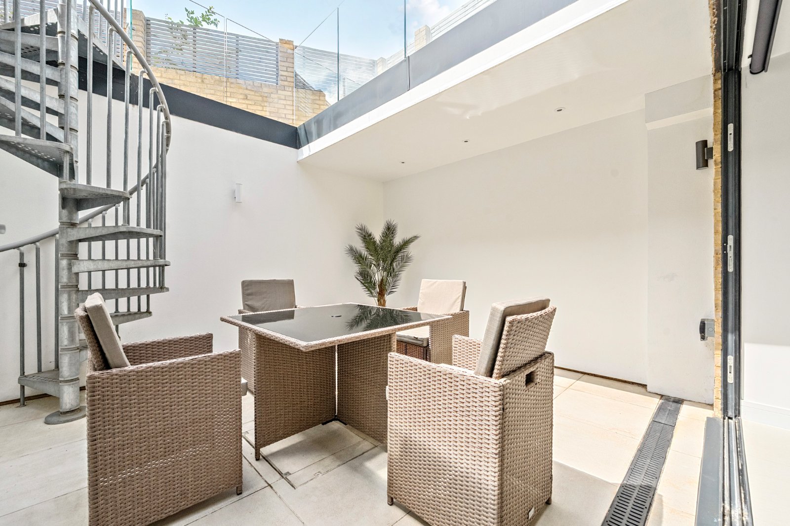 Hill House Road, London, SW16