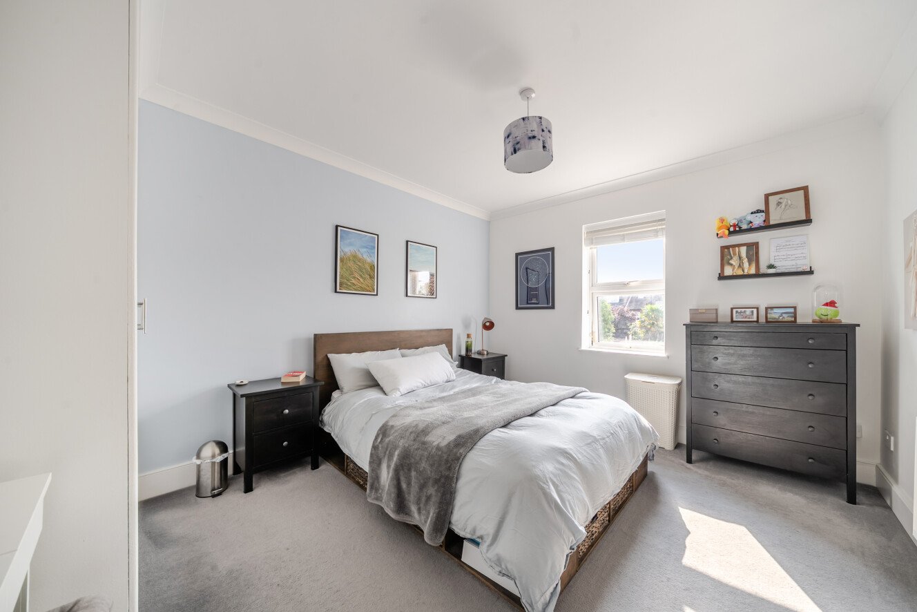 Mitcham Lane, London, SW16