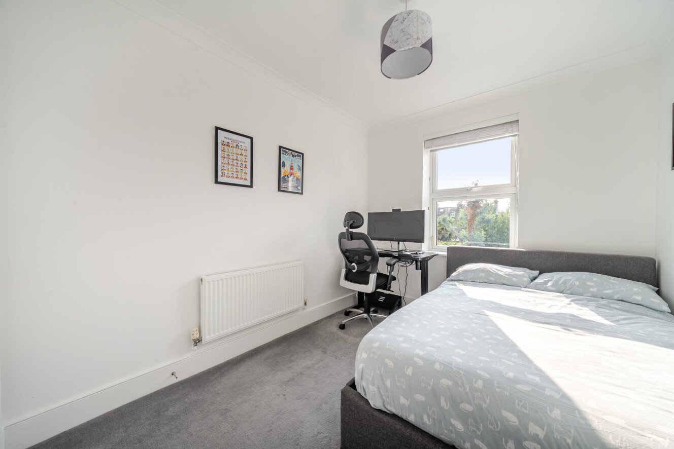 Mitcham Lane, London, SW16