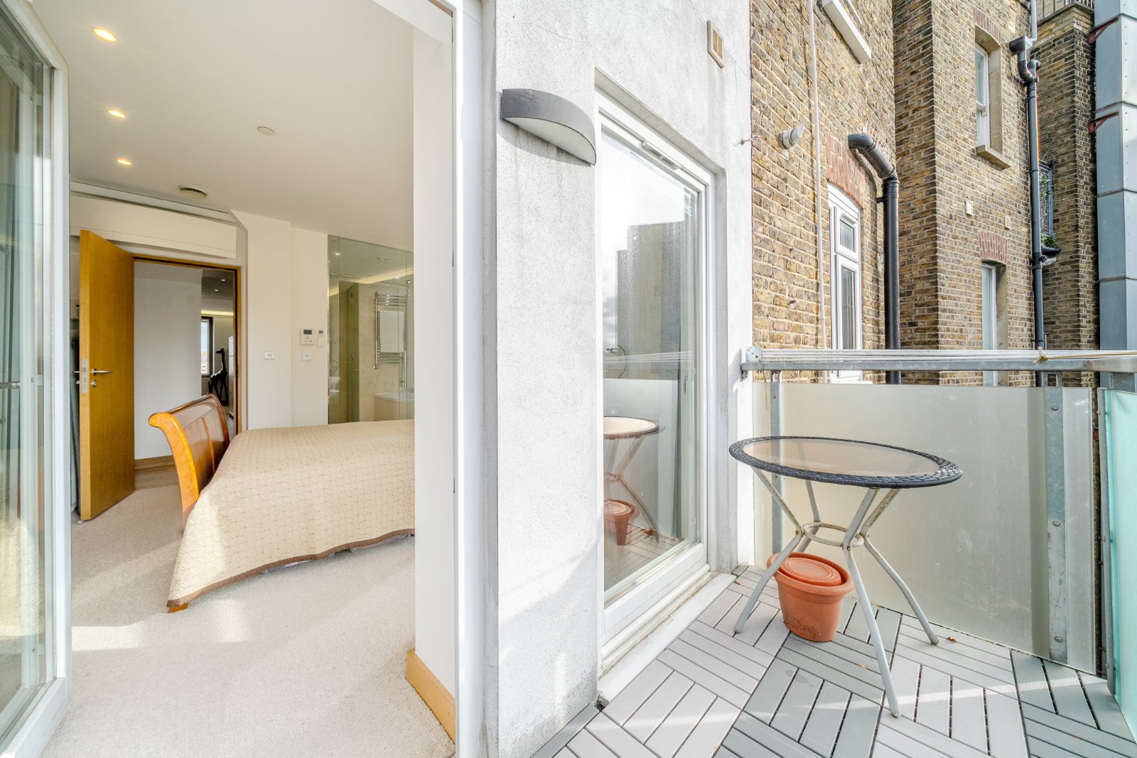 Putney High Street, Putney, London, SW15