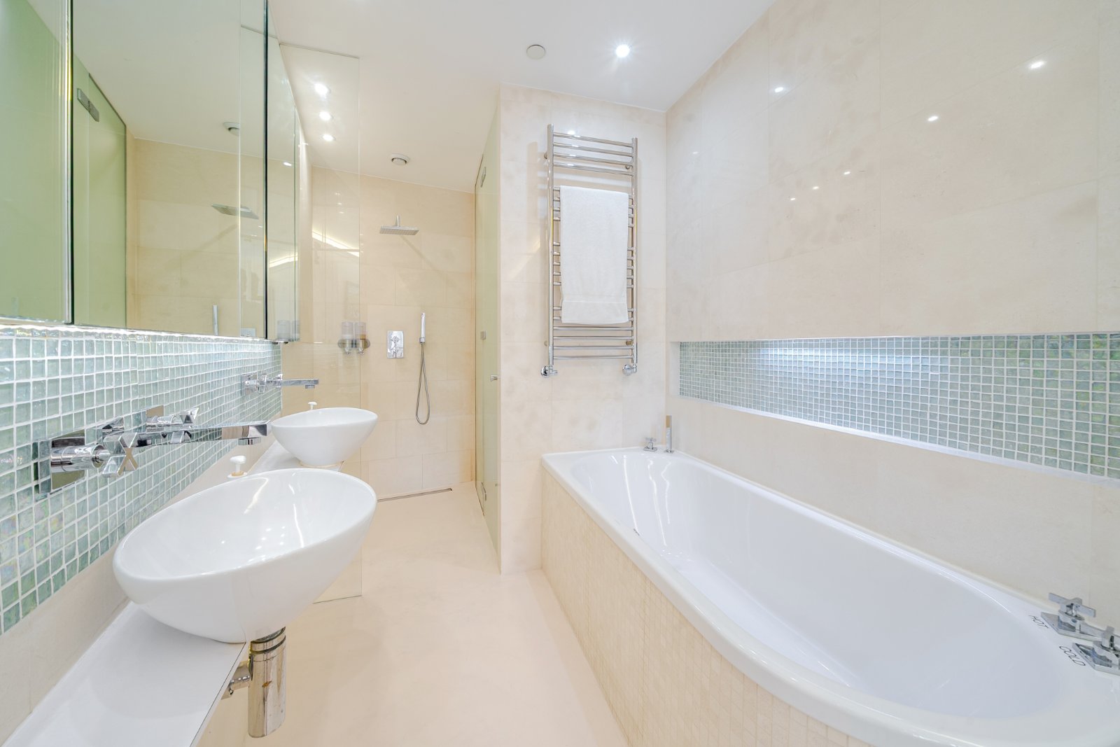 Putney High Street, Putney, London, SW15