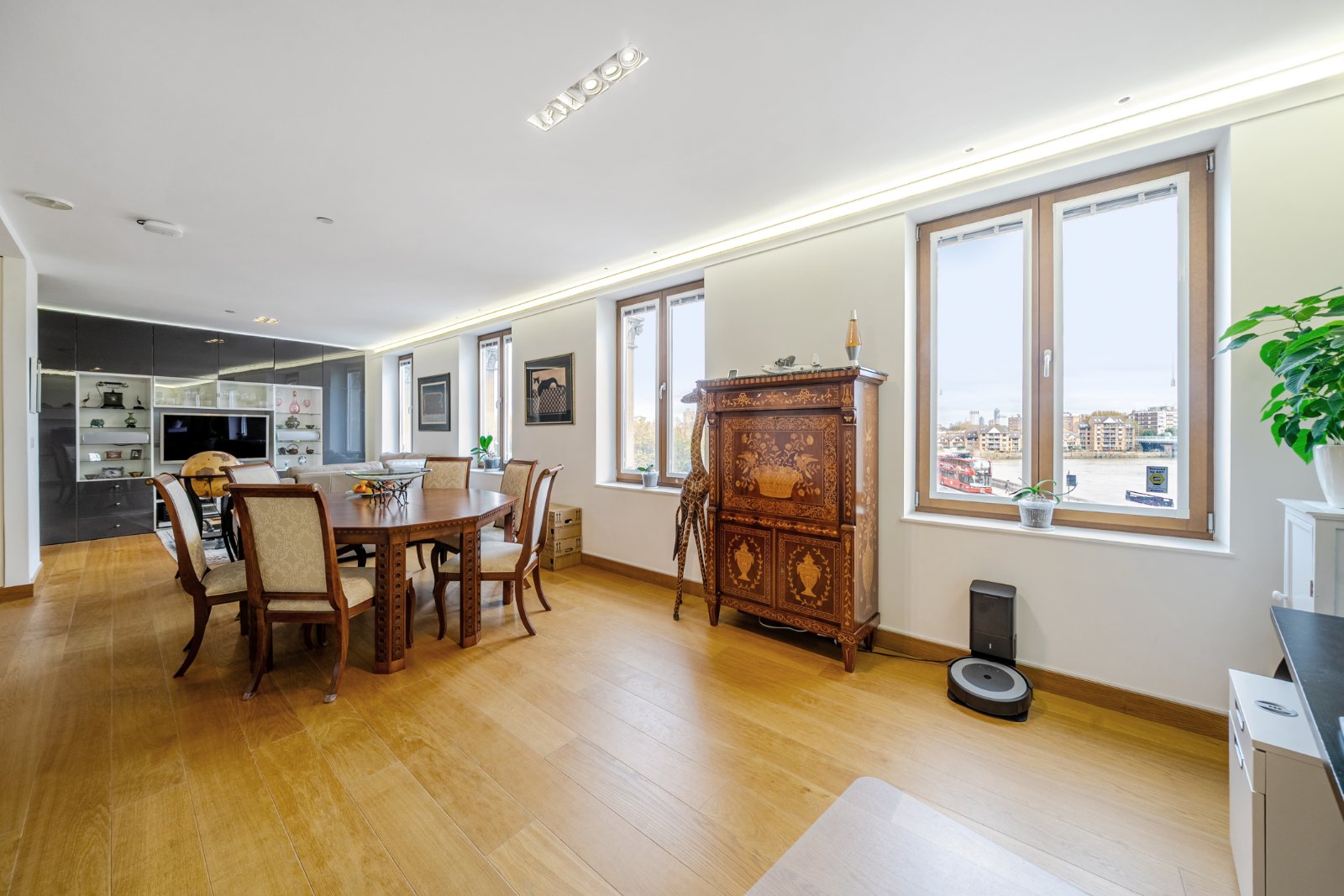 Putney High Street, Putney, London, SW15 - Kinleigh Folkard & Hayward