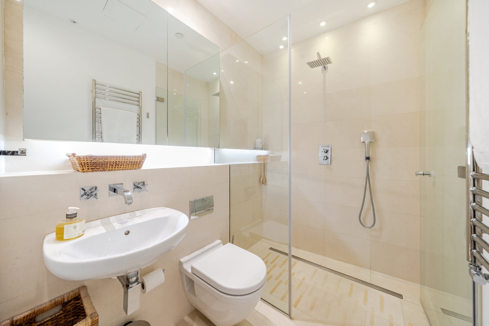 Putney High Street, Putney, London, SW15