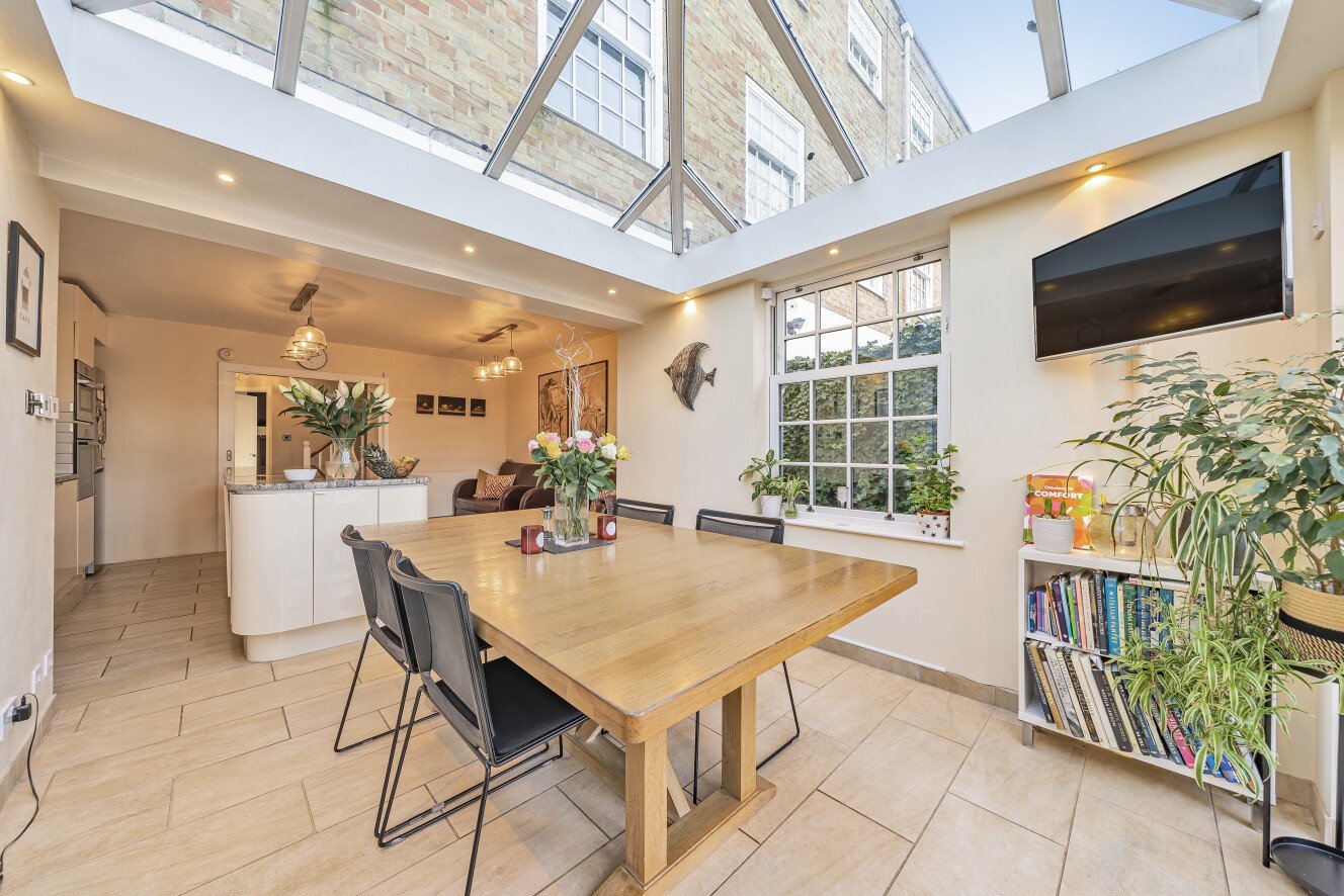 Egliston Mews, Putney, London, SW15