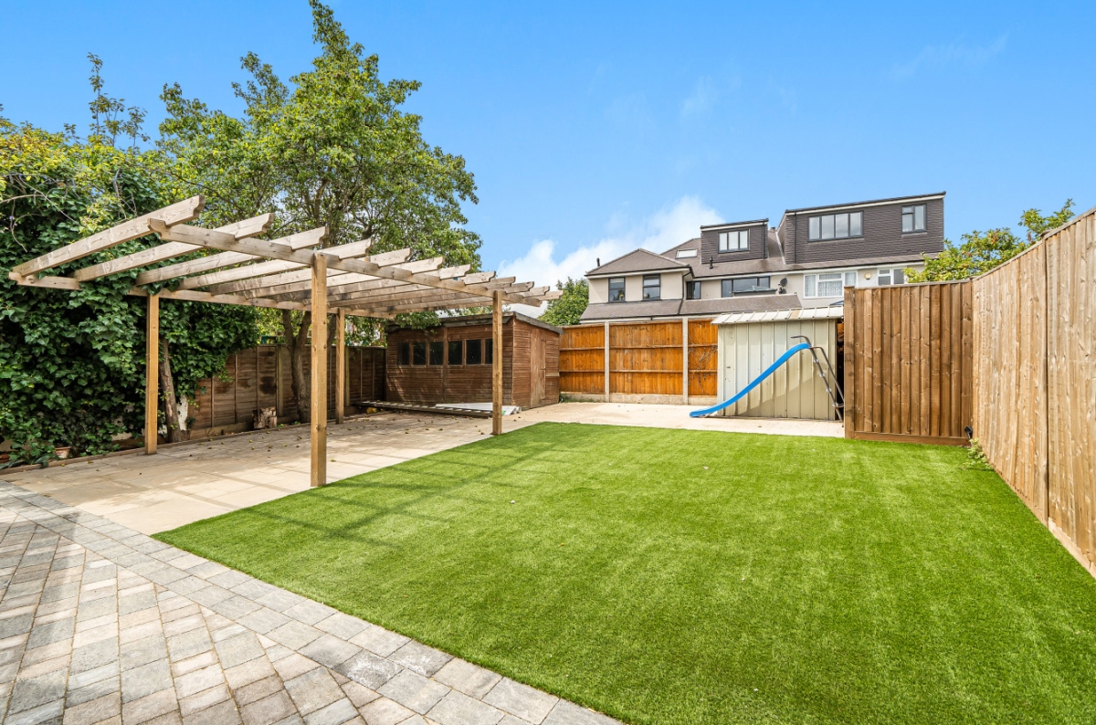 St. Dunstans Avenue, London, W3