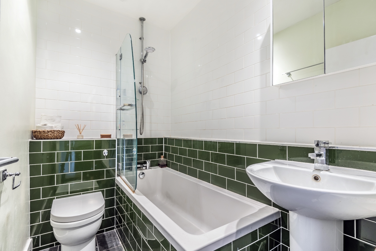 Salford Road, Telford Park, London, SW2