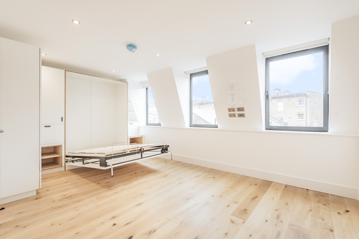 St. John's Hill, London, SW11