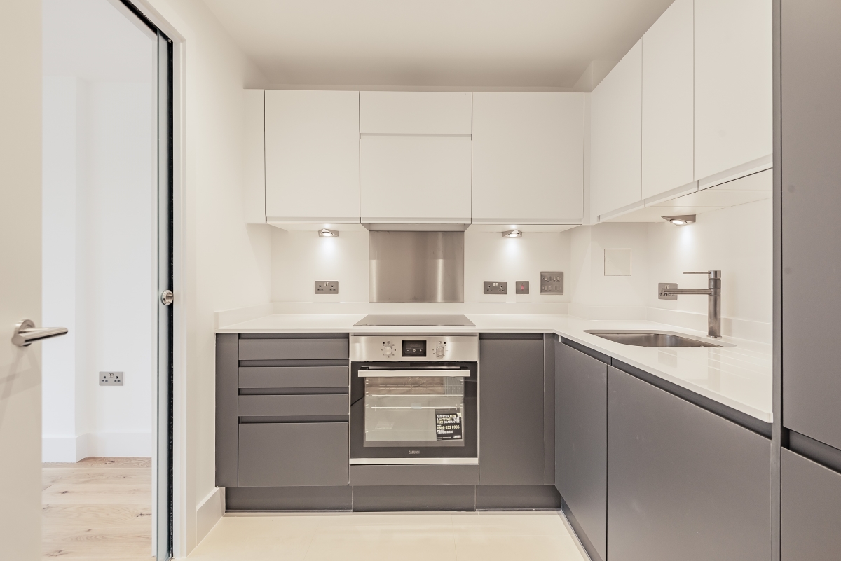 St. John's Hill, London, SW11