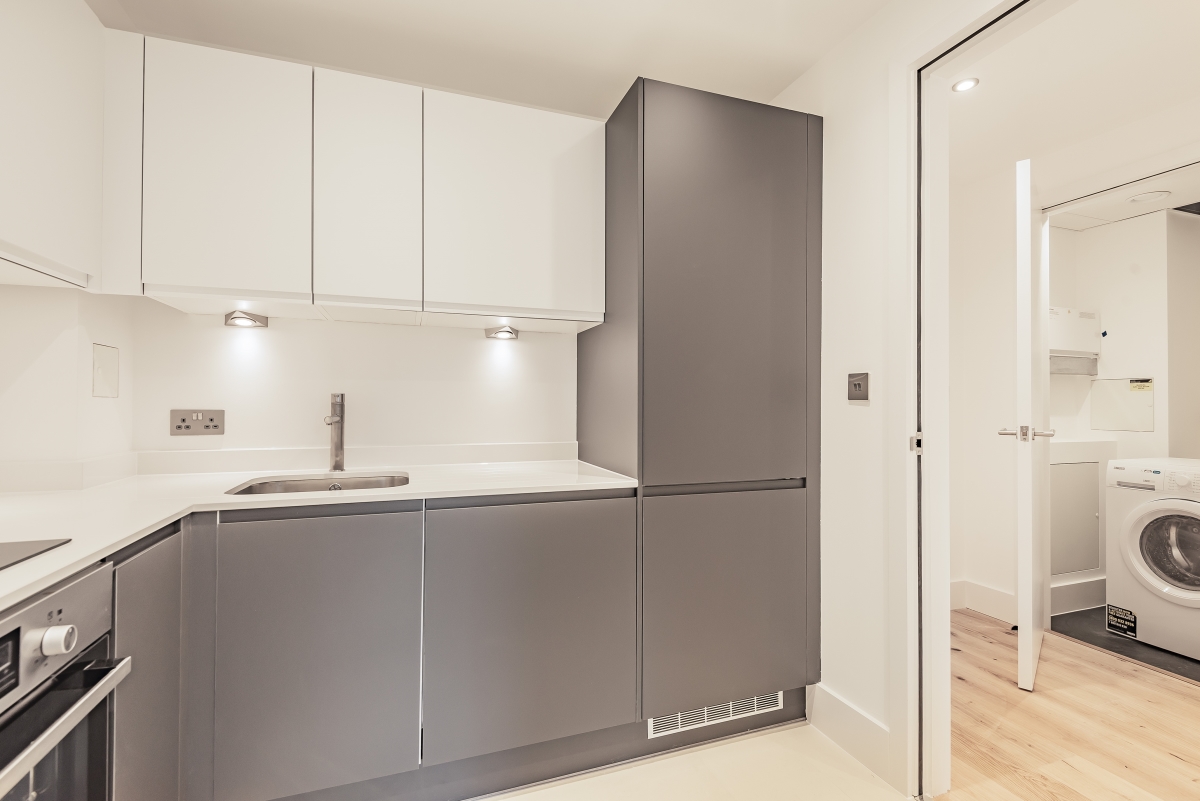 St. John's Hill, London, SW11