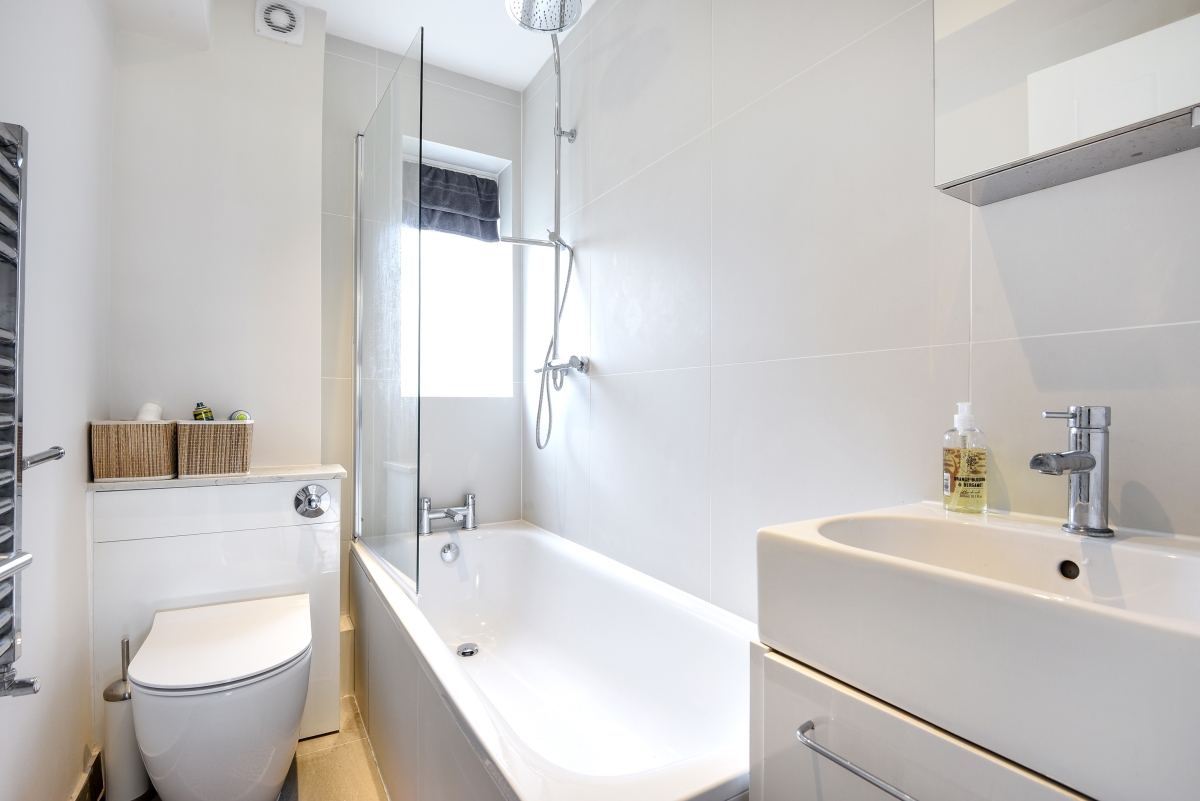 Town Hall Road, London, SW11