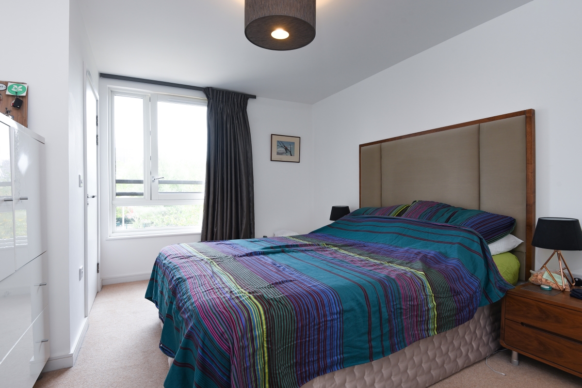 Blondin Way, Surrey Quays, London, SE16