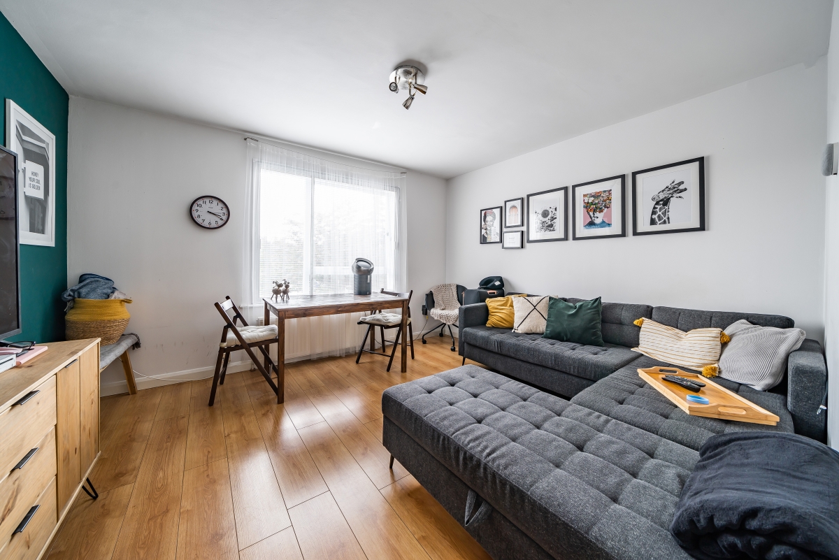 Oliver Close, London, W4