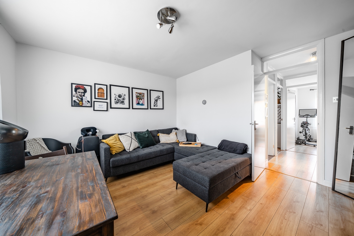 Oliver Close, London, W4