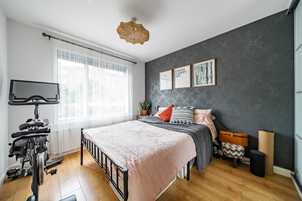 Oliver Close, London, W4