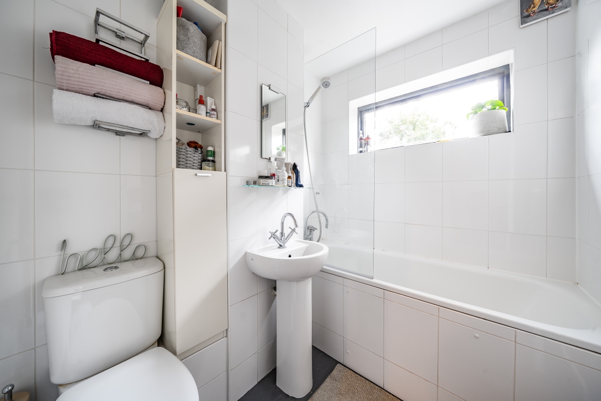 Oliver Close, London, W4