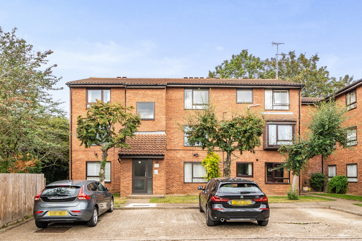 Oliver Close, London, W4