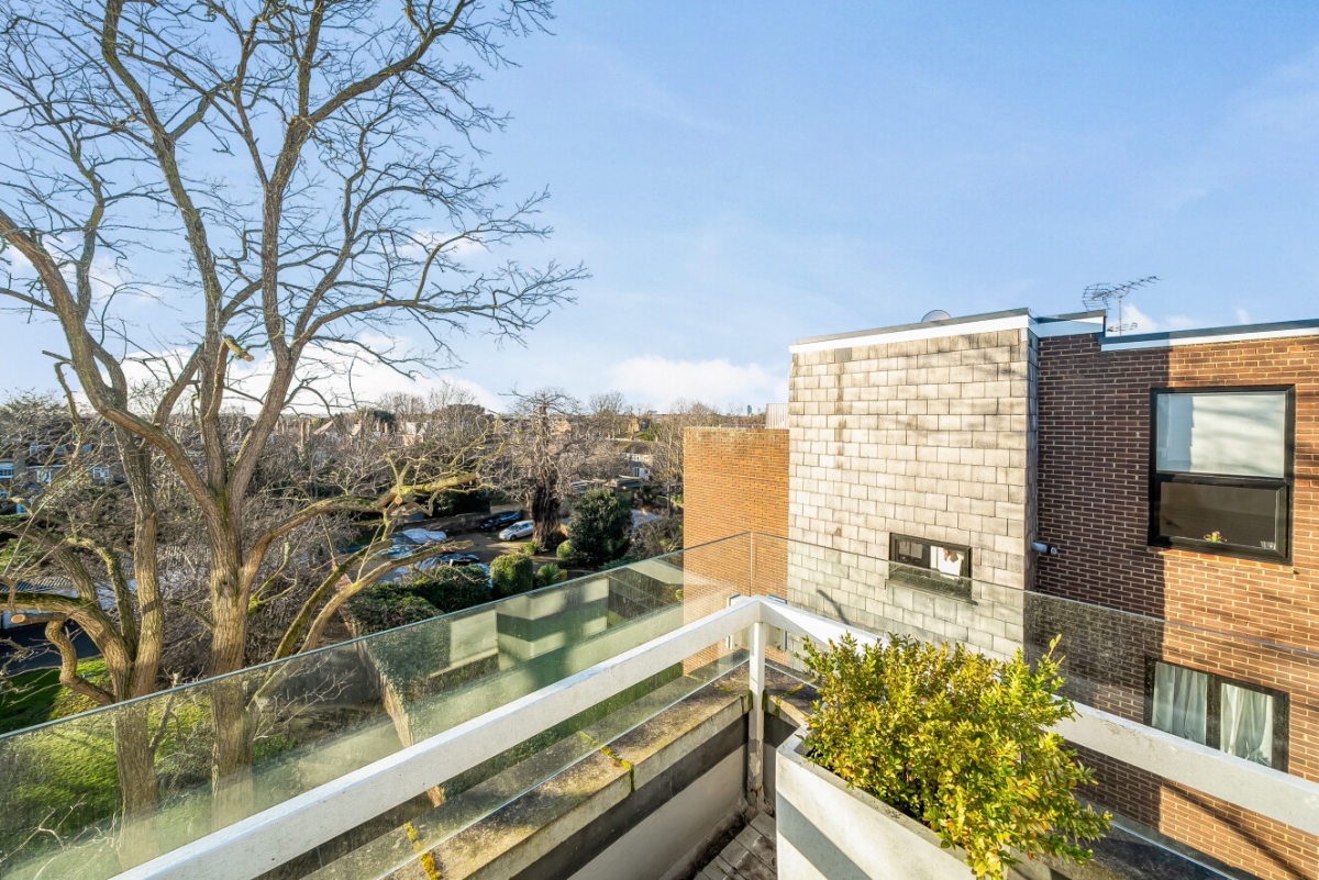 Bolton Road, London, W4 - Kinleigh Folkard & Hayward