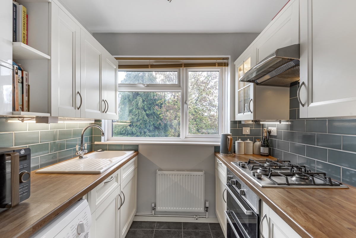 Holmesdale Close, London, SE25