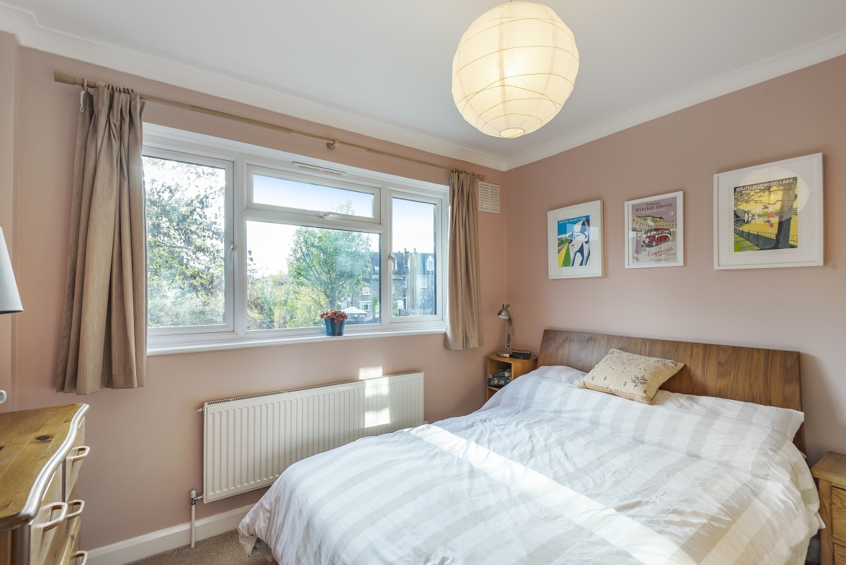 Holmesdale Close, London, SE25