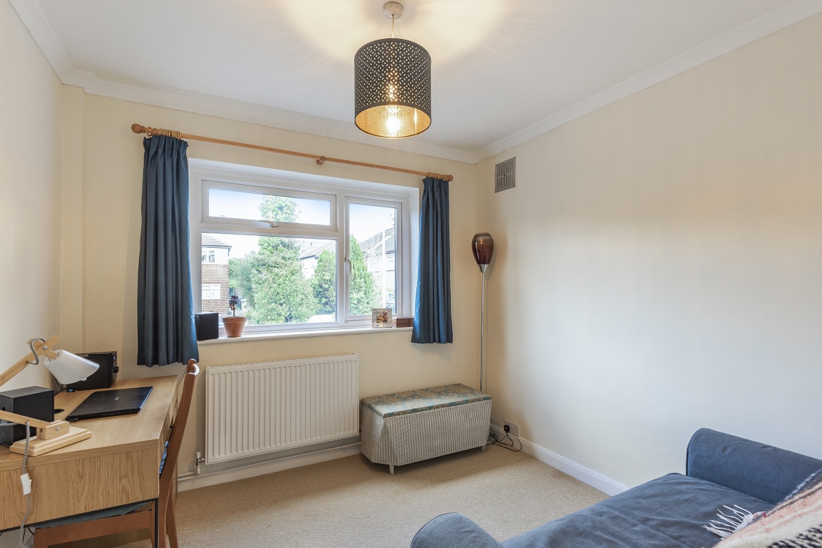 Holmesdale Close, London, SE25