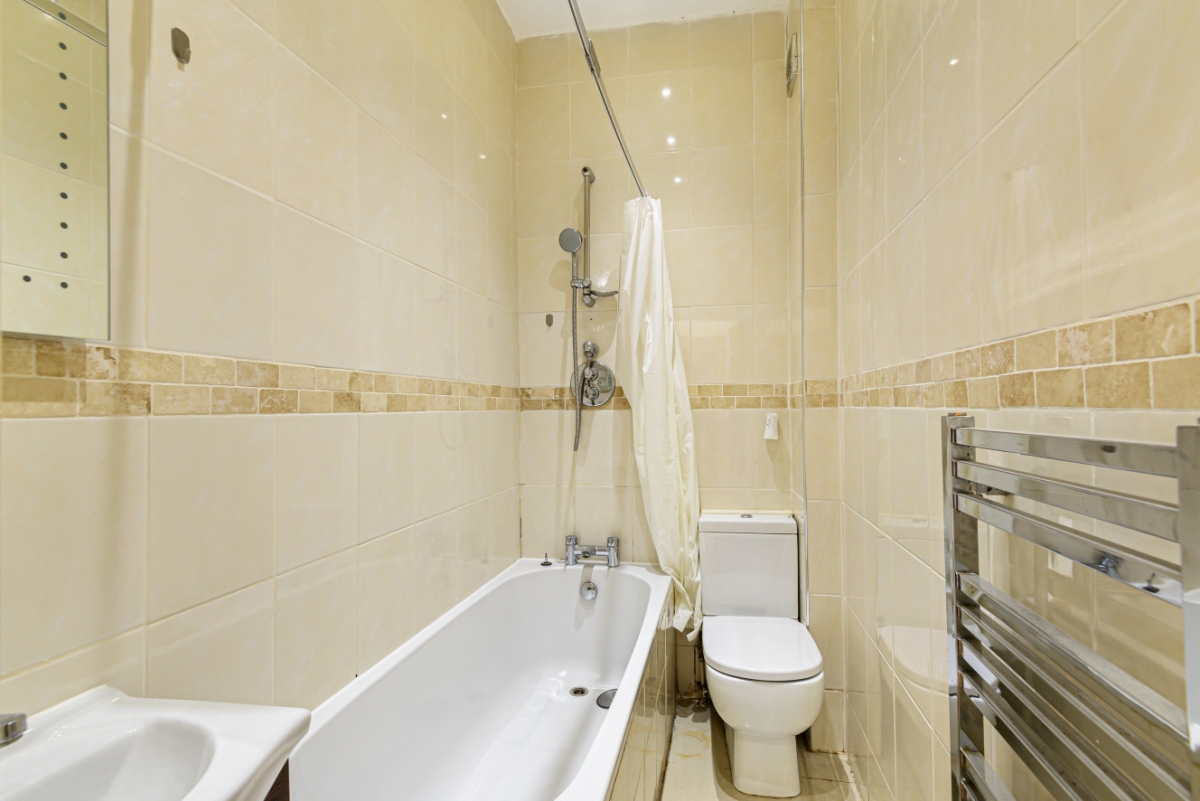 Huntly Road, London, SE25