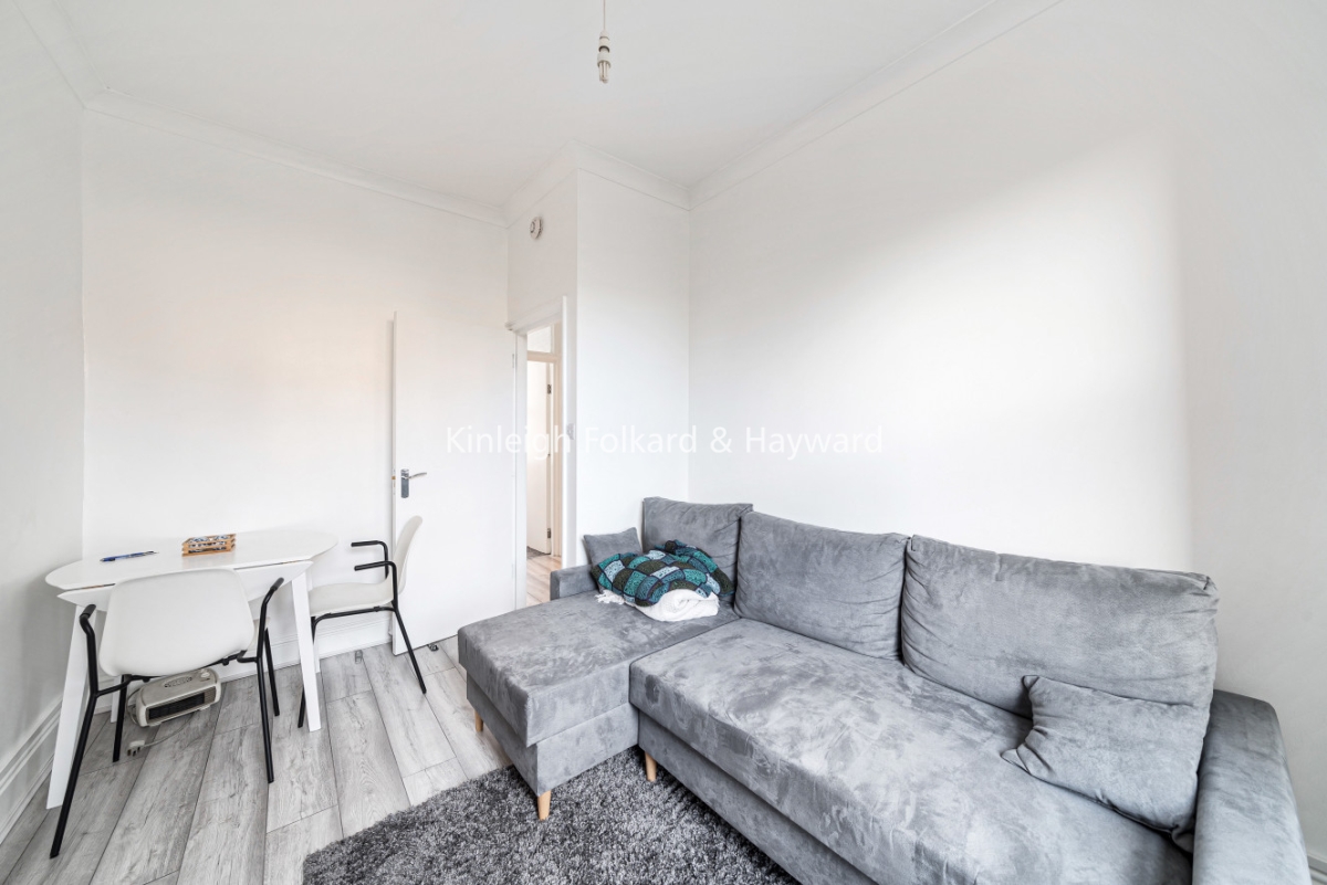 Holly Park Road, London, N11