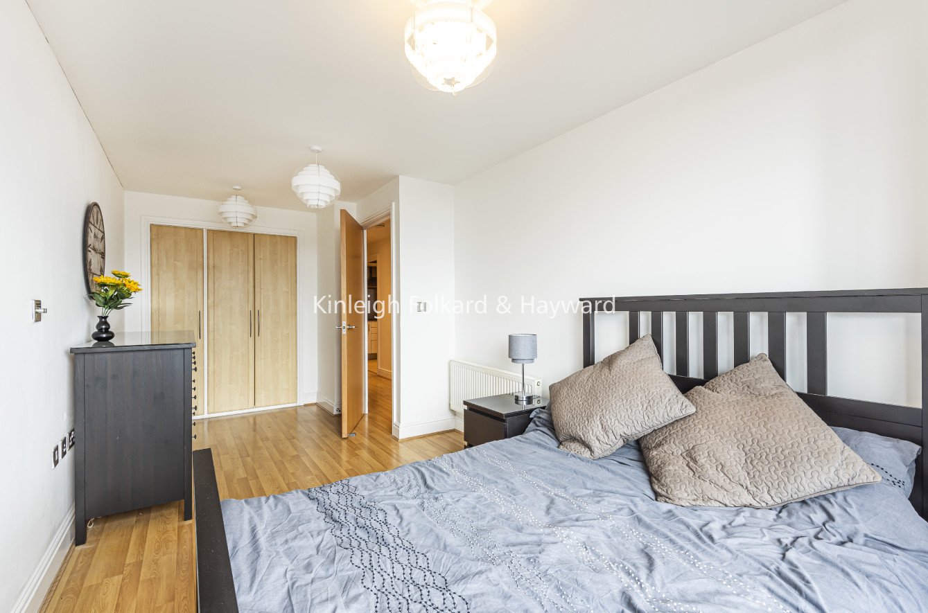 Kingsway, London, N12