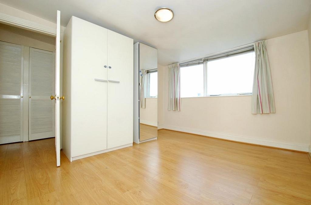 New Kings Road, Fulham, London, SW6