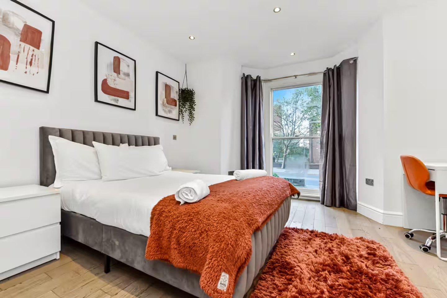 Kennington Lane, London, SE11 - Kinleigh Folkard & Hayward