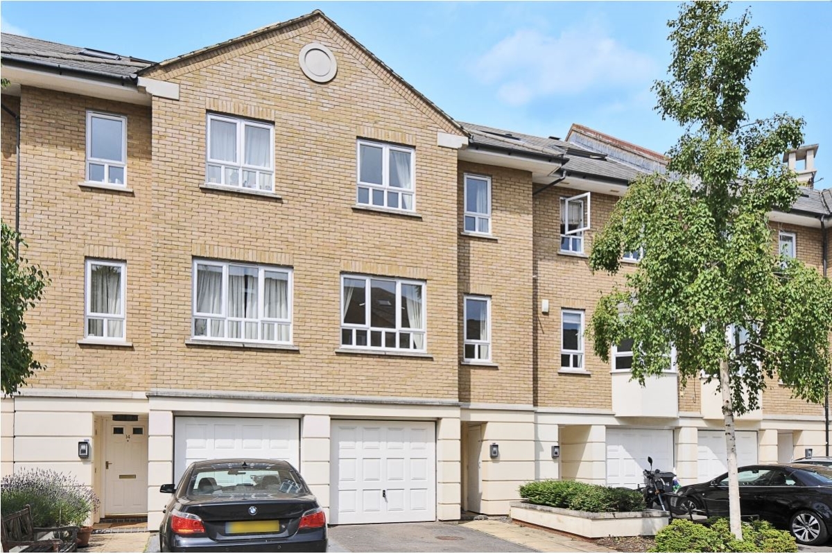 Samuel Gray Gardens, Kingston Upon Thames, Surrey, KT2