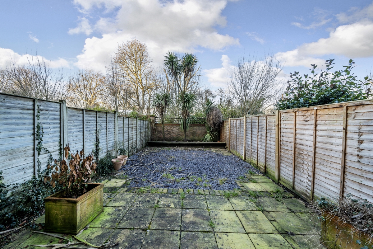 Samuel Gray Gardens, Kingston Upon Thames, Surrey, KT2