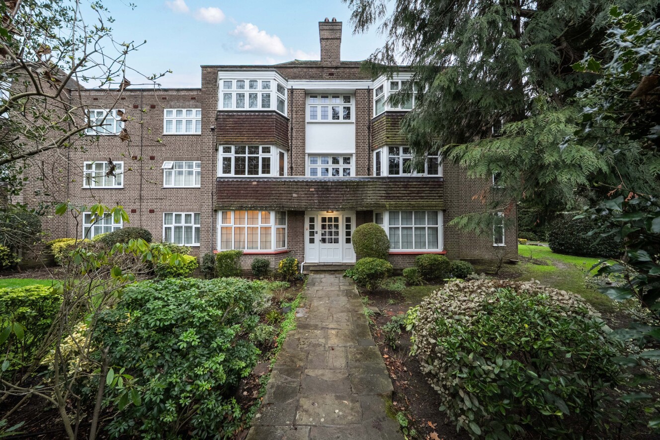 Imber Close, Esher, Surrey, KT10 - Kinleigh Folkard & Hayward