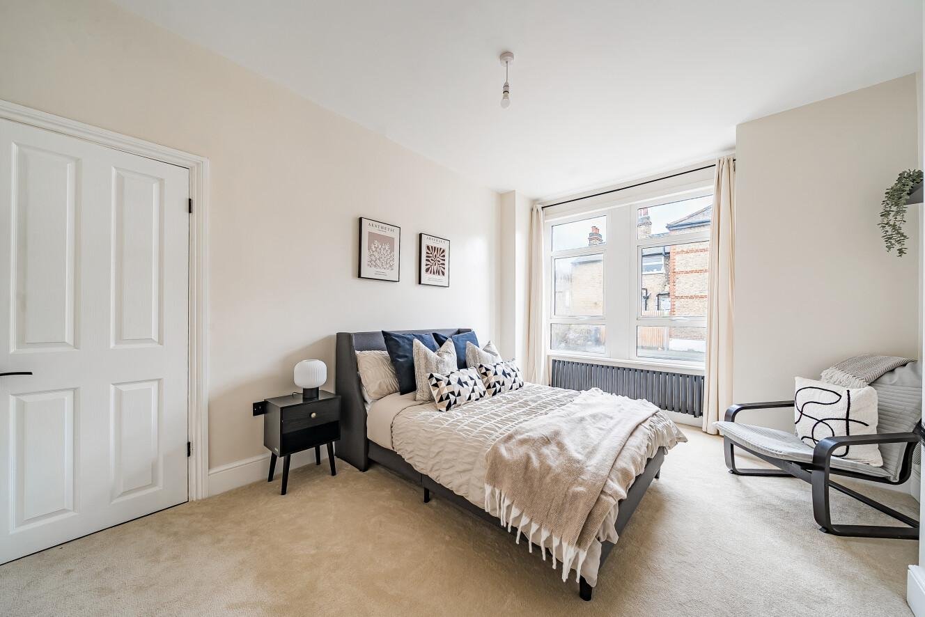 2 bedroom maisonette to rent in Roxley Road, London, United kingdom, SE13