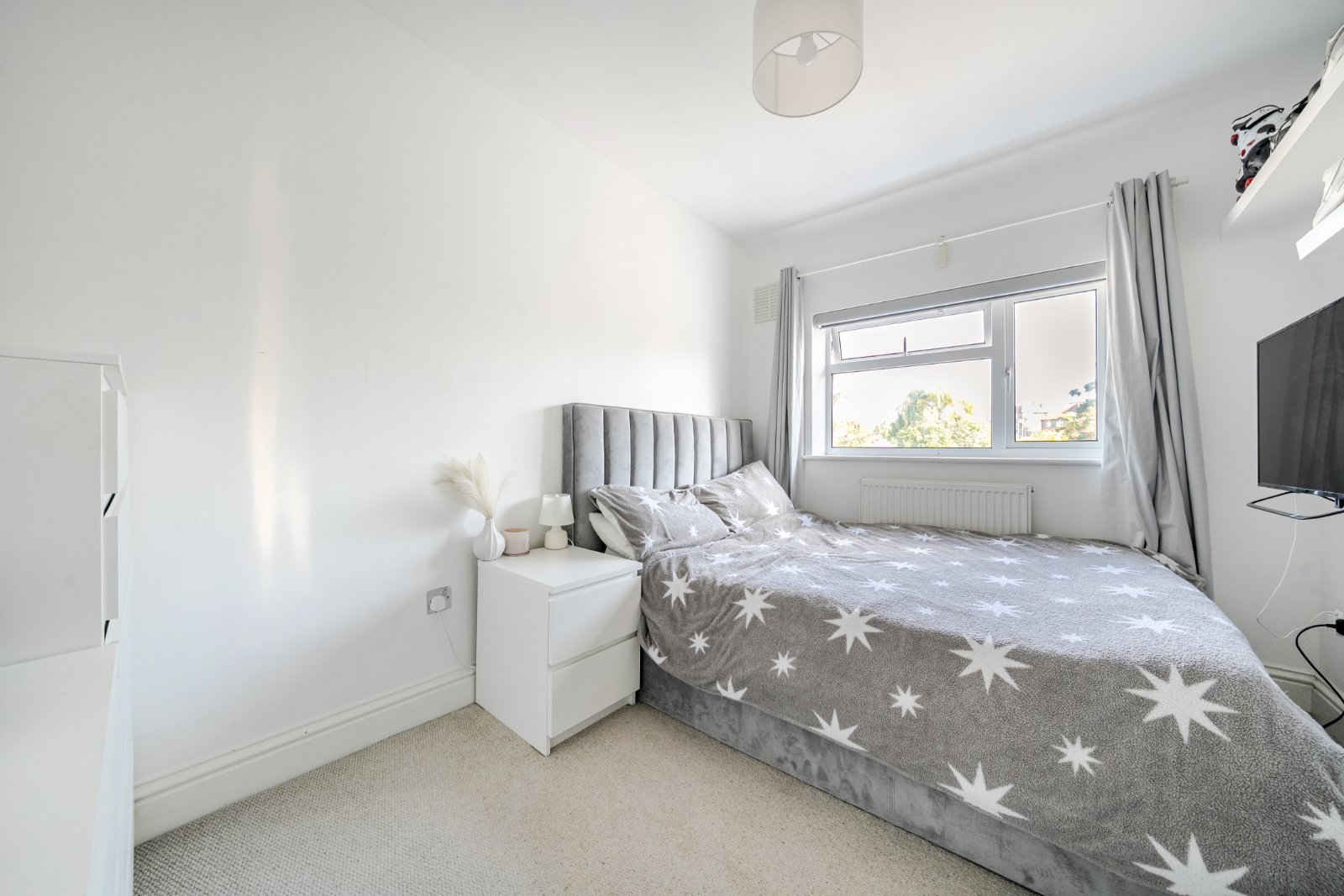 Middle Park Avenue, London, SE9