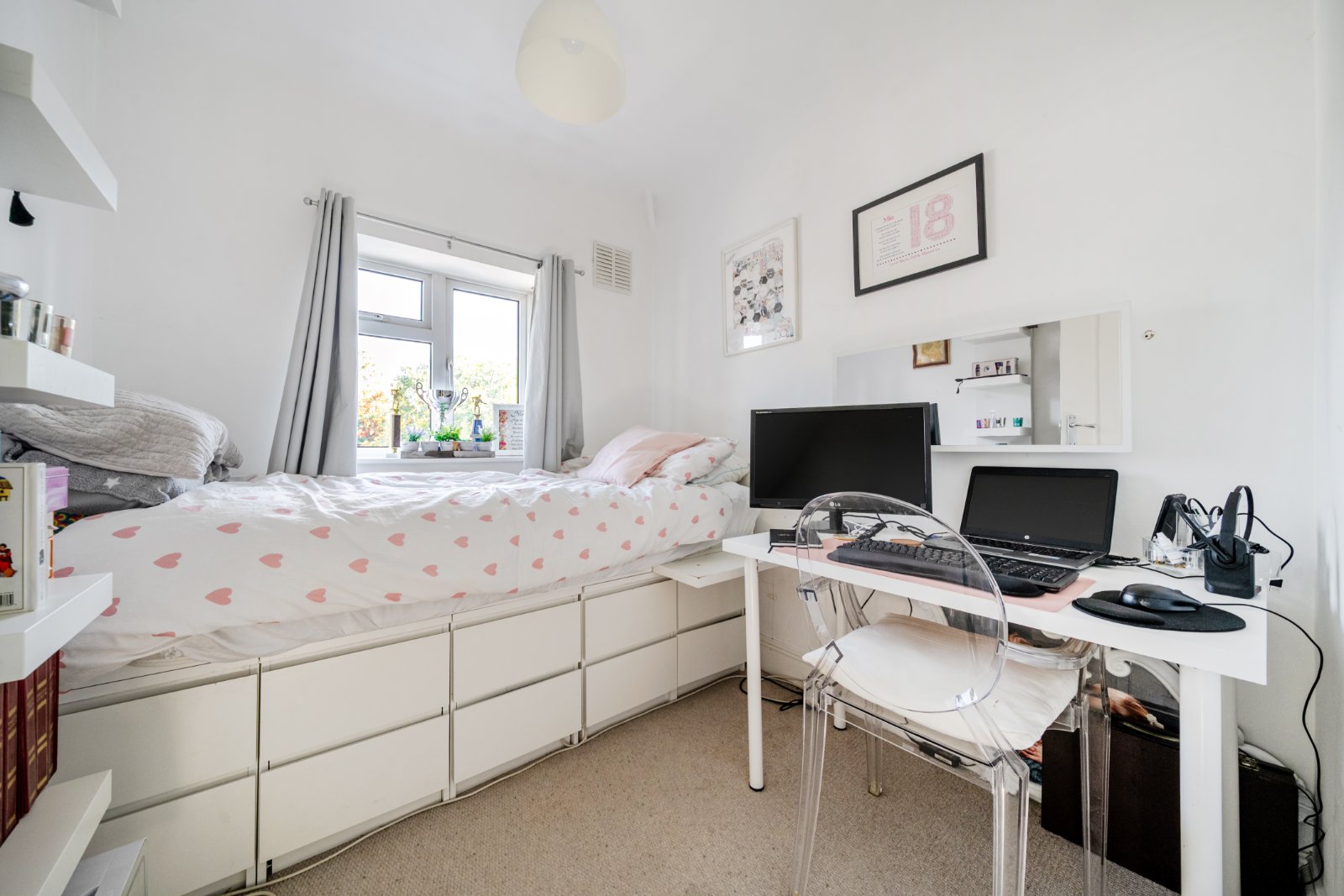 Middle Park Avenue, London, SE9