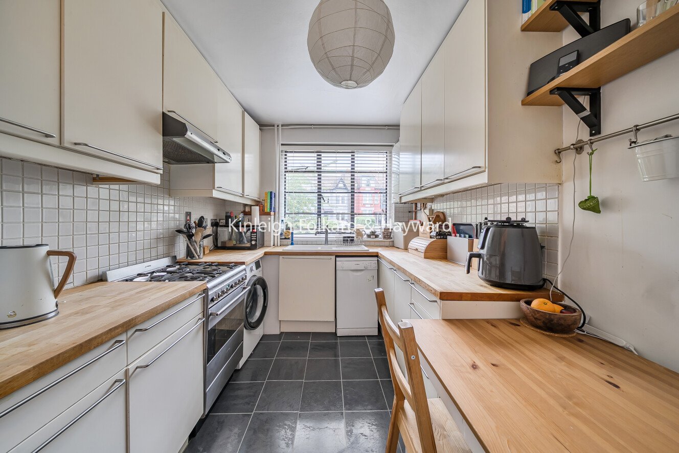 Colney Hatch Lane, Muswell Hill, London, N10