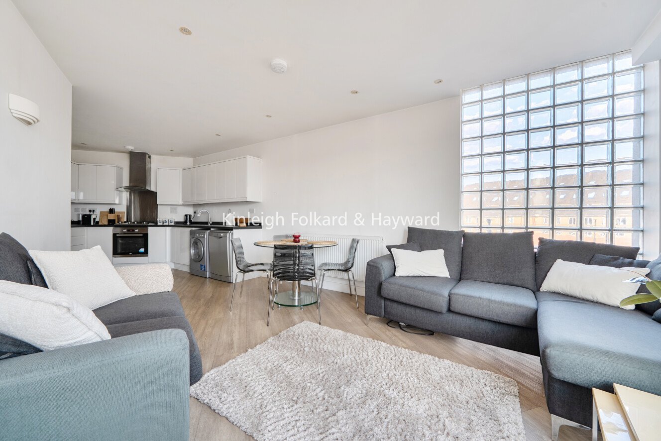 Green Lanes, Palmers Green, London, N13