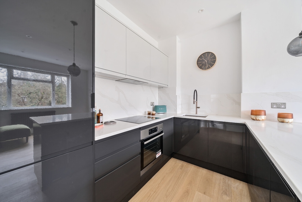 Creighton Avenue, London, N10