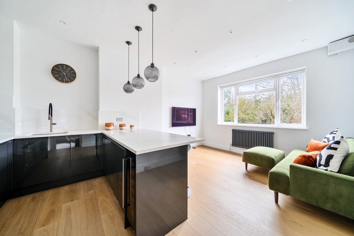 Creighton Avenue, London, N10