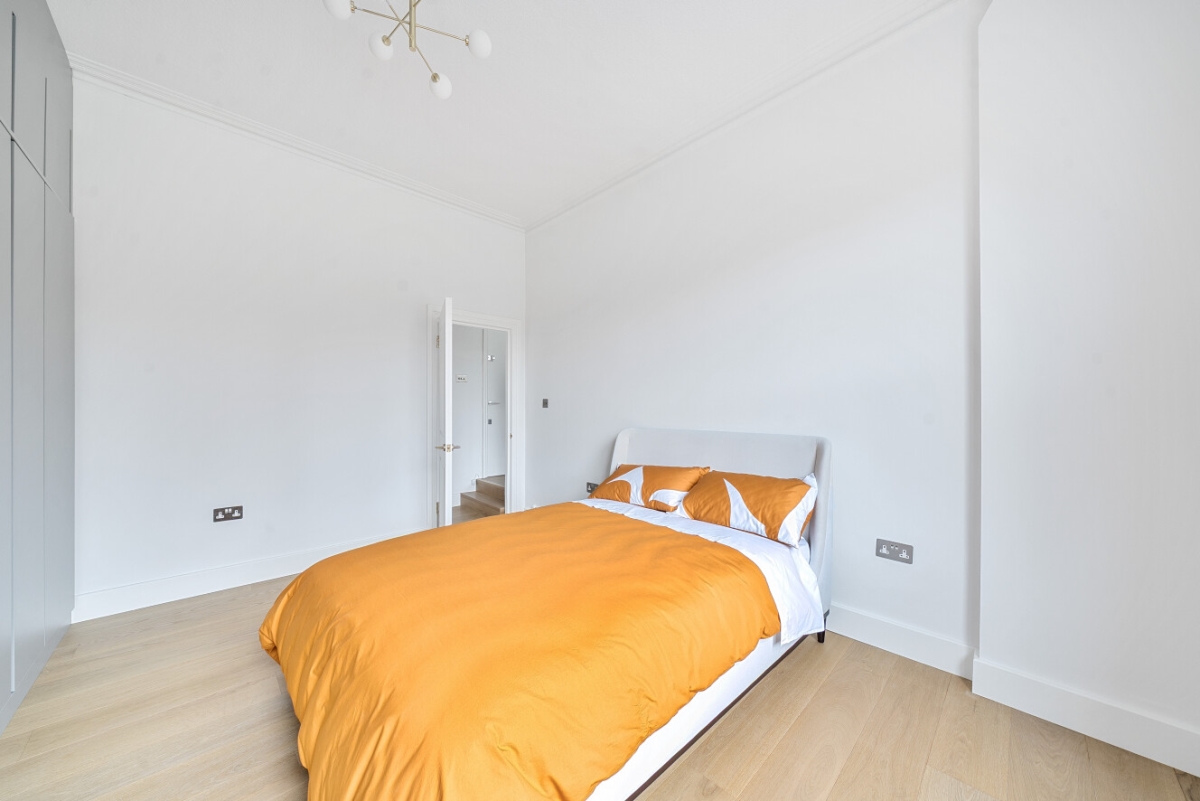 Creighton Avenue, London, N10