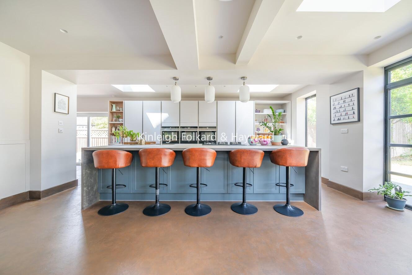 Oak Way, Southgate, London, N14