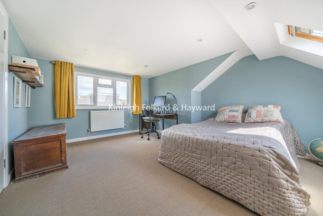 Oak Way, Southgate, London, N14